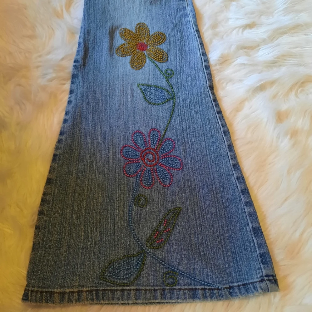 VINTAGE BOHO Floral Threaded Jeans - Picture 4 of 12